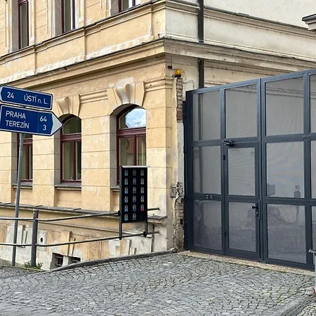 Leharo אכסניה Litoměřice